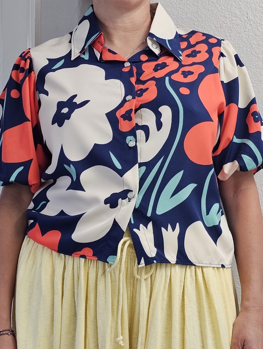 Womens Super Cute Stylish Cropped Botton Up Floral Top Blue White Coral One Size